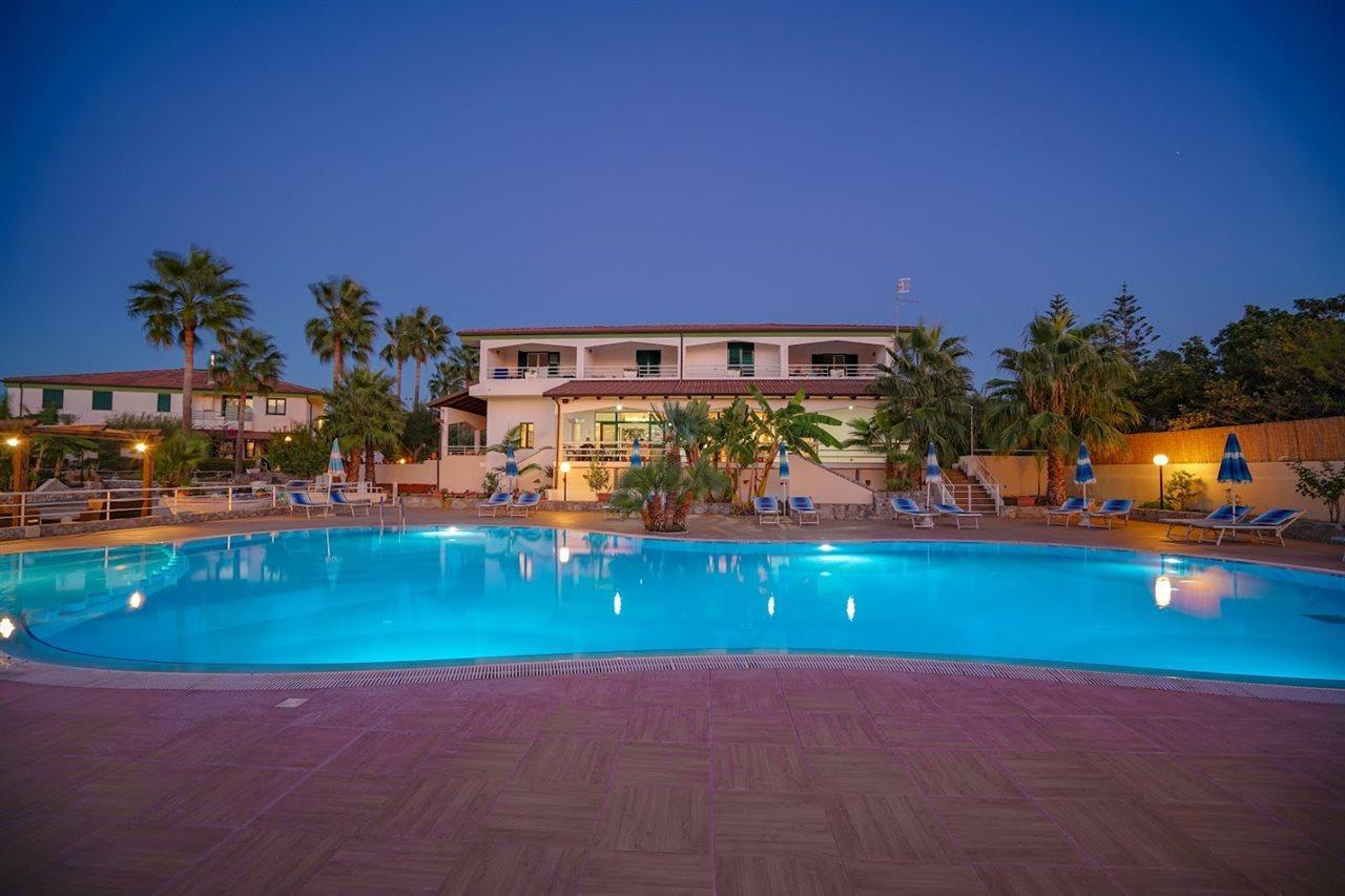 Hotel Residence Santa Monica Рикади Экстерьер фото